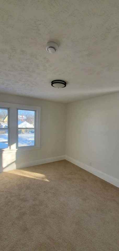 3814 E 151st St - Photo 4 of 41