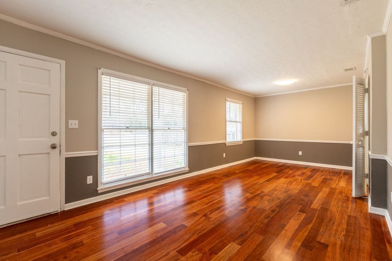 4560 Nan Leah Ln - Photo 5 of 15