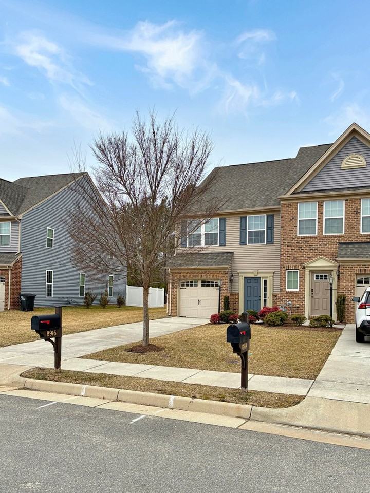 8916 Ringview Dr - Photo 2 of 27