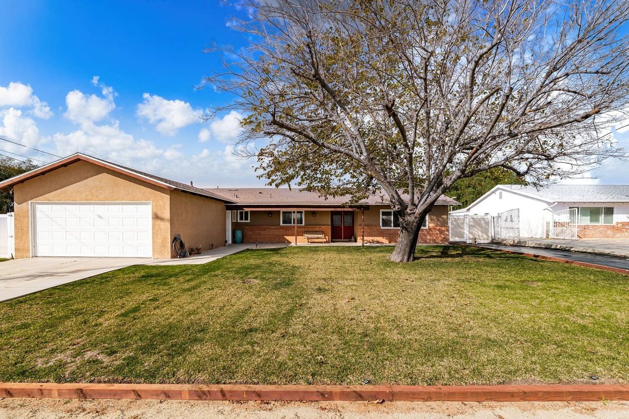 2030 Western Ave - Photo 3 of 22