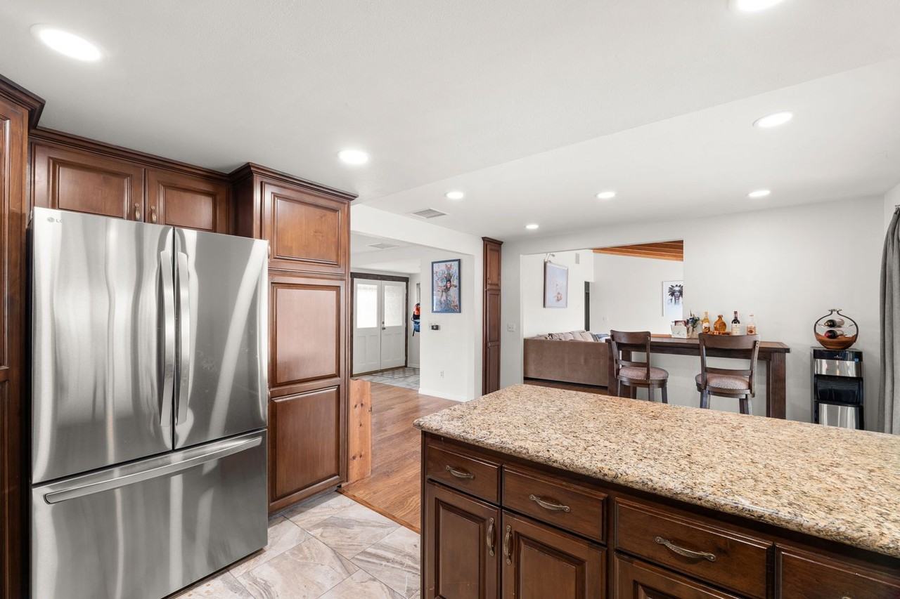 2030 Western Ave - Photo 6 of 22