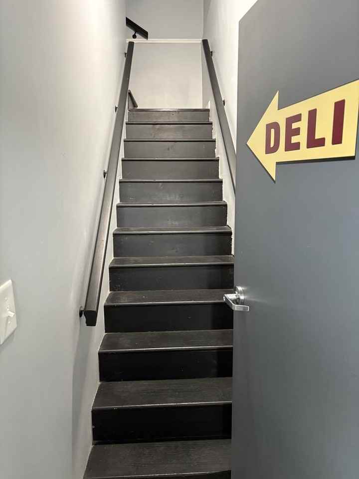 153 1/2 S Main St - Photo 2 of 9