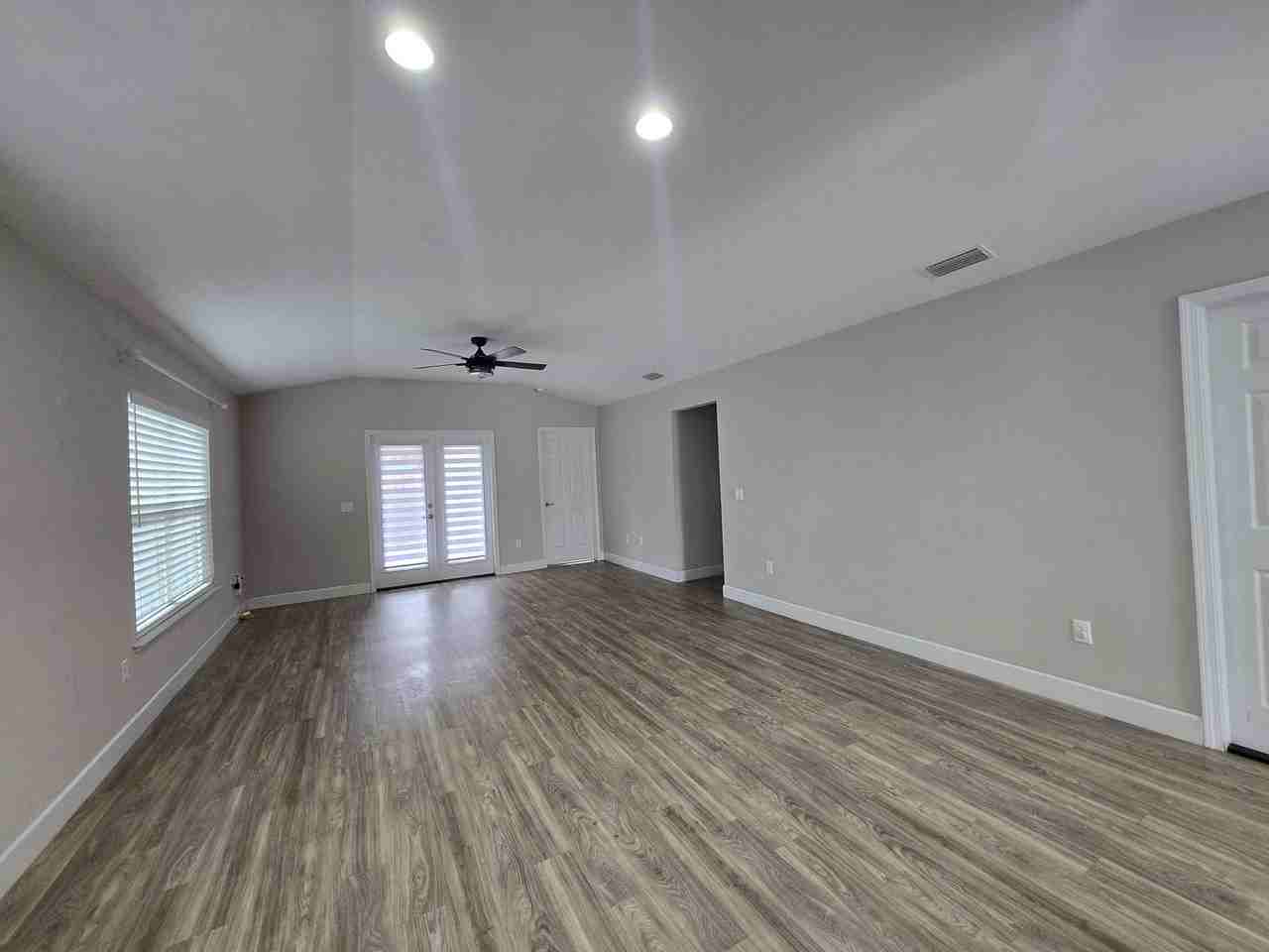 687 Sw 251st St - Photo 3 of 34