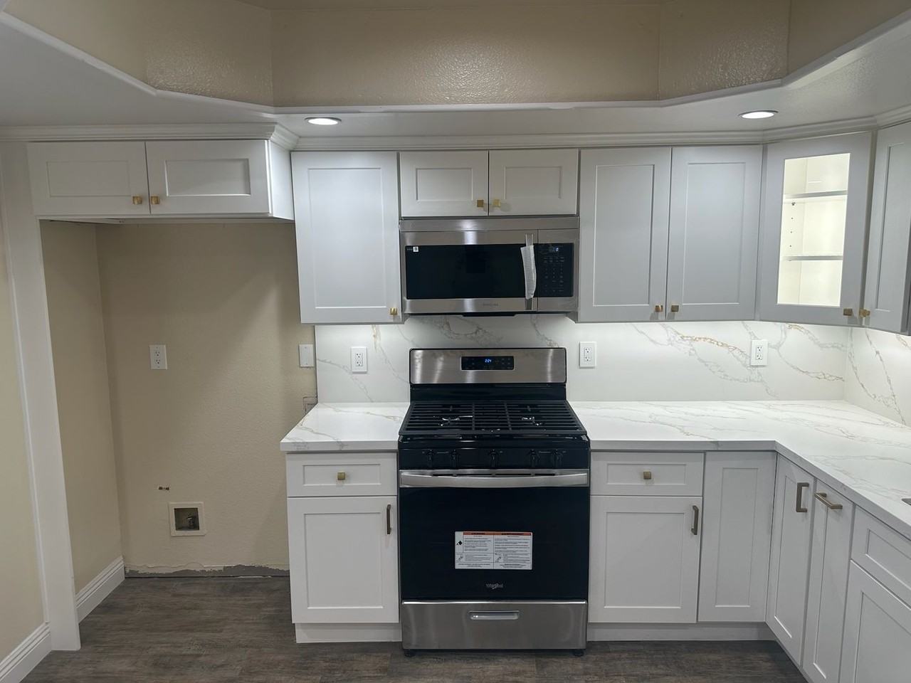 1126 N Palm St - Photo 5 of 27