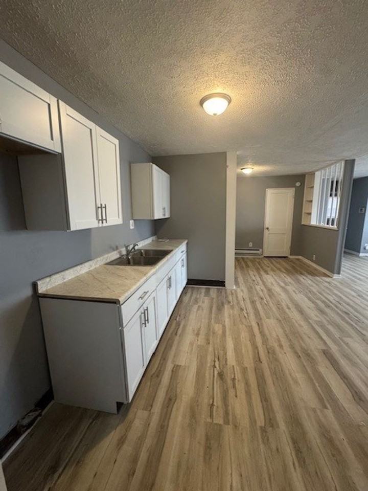 6186 E 25th St - Photo 6 of 11