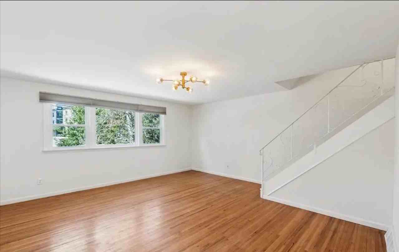 7504 Valley Ave - Photo 3 of 13