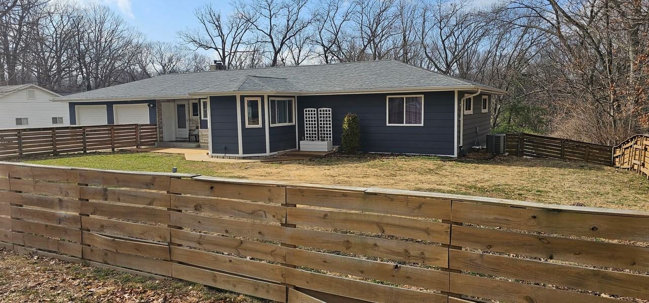 2513 Hillcrest Dr - Photo 3 of 41