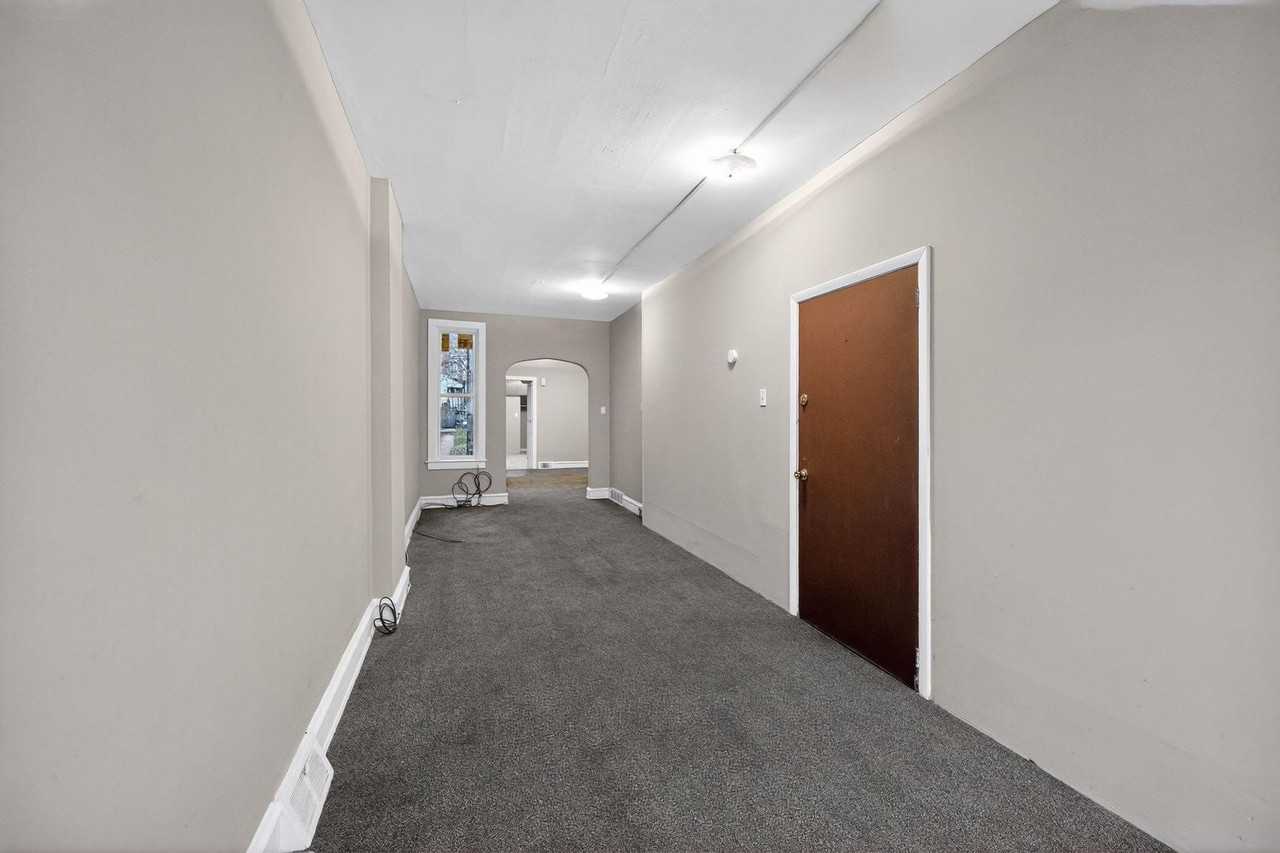 827 N 10th St - Photo 4 of 14