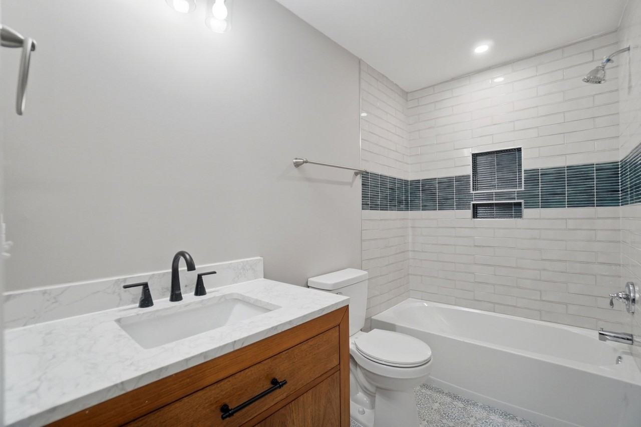 930 Bond Ave - Photo 5 of 25