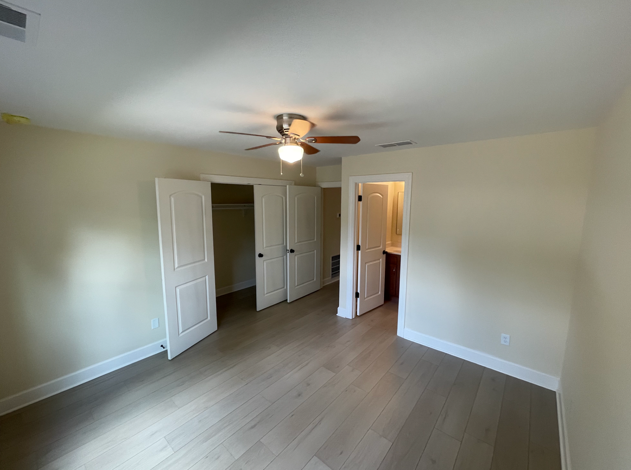 624 Golfview Dr - Photo 3 of 9