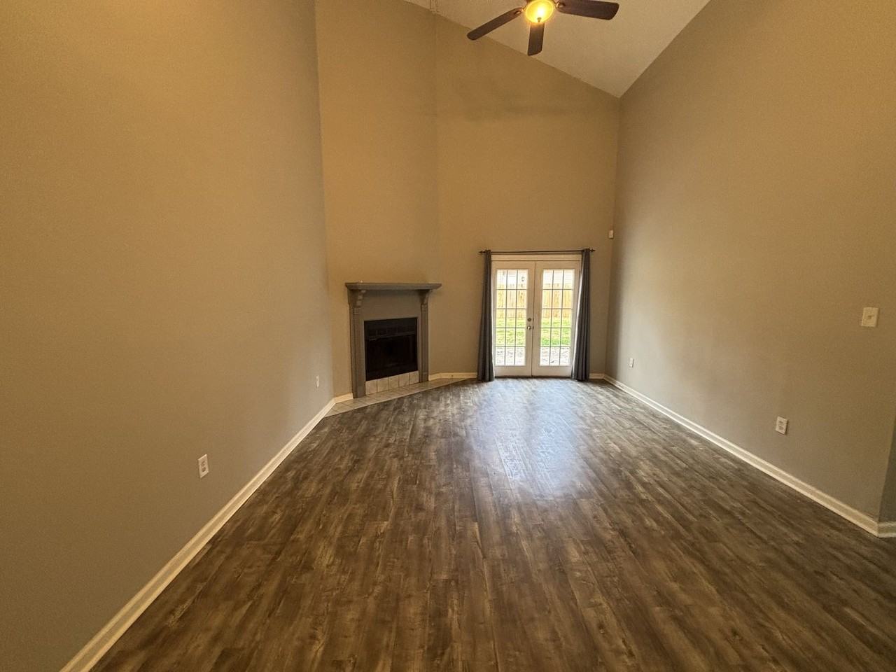 326 Stoney Creek Ave - Photo 6 of 15