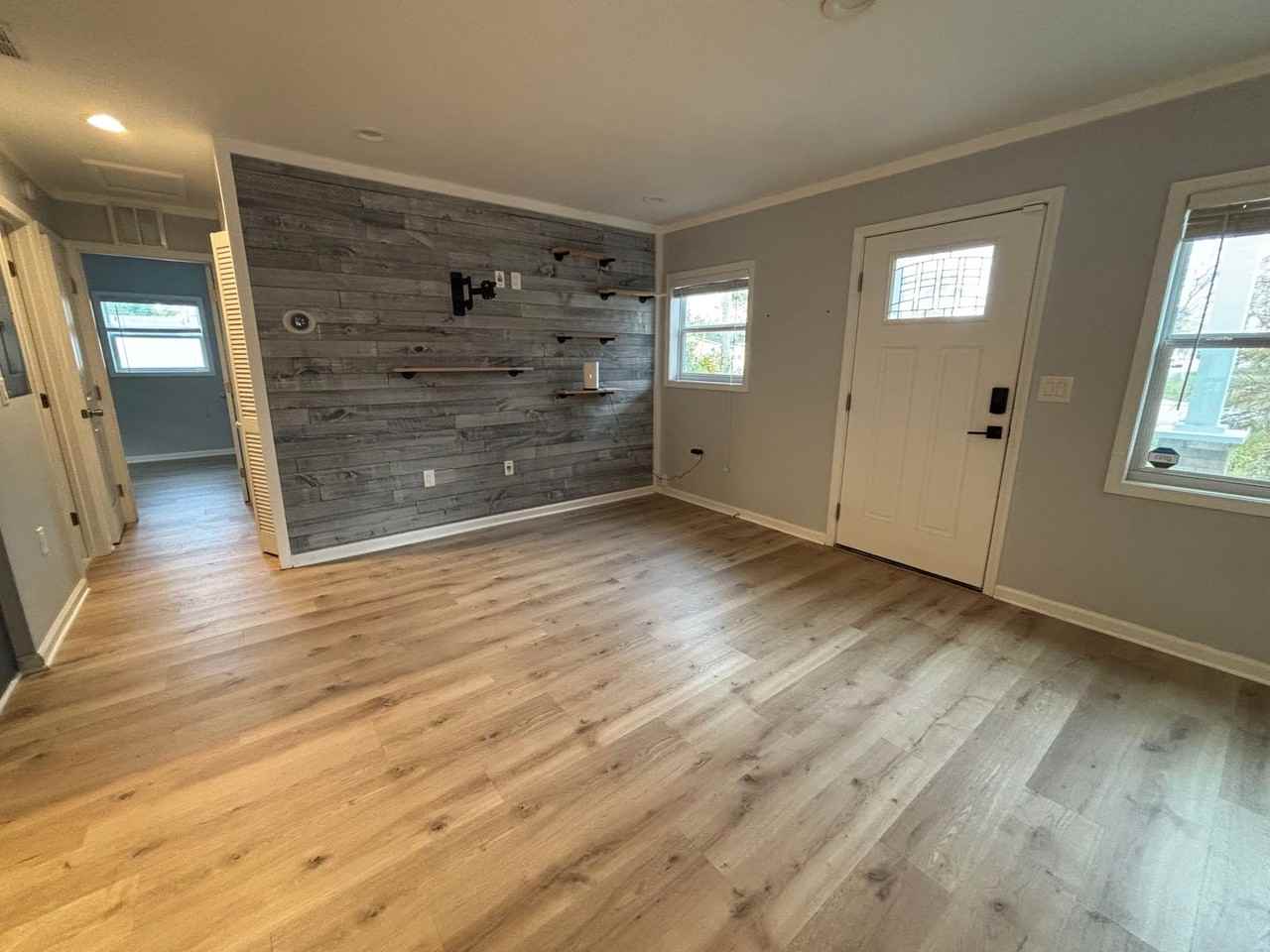 14046 Aldridge Rd N - Photo 6 of 26