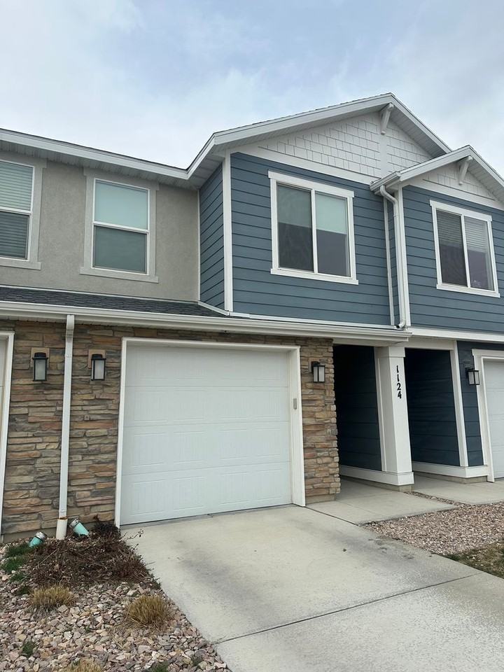 1124 E Pilot St - Photo 2 of 32