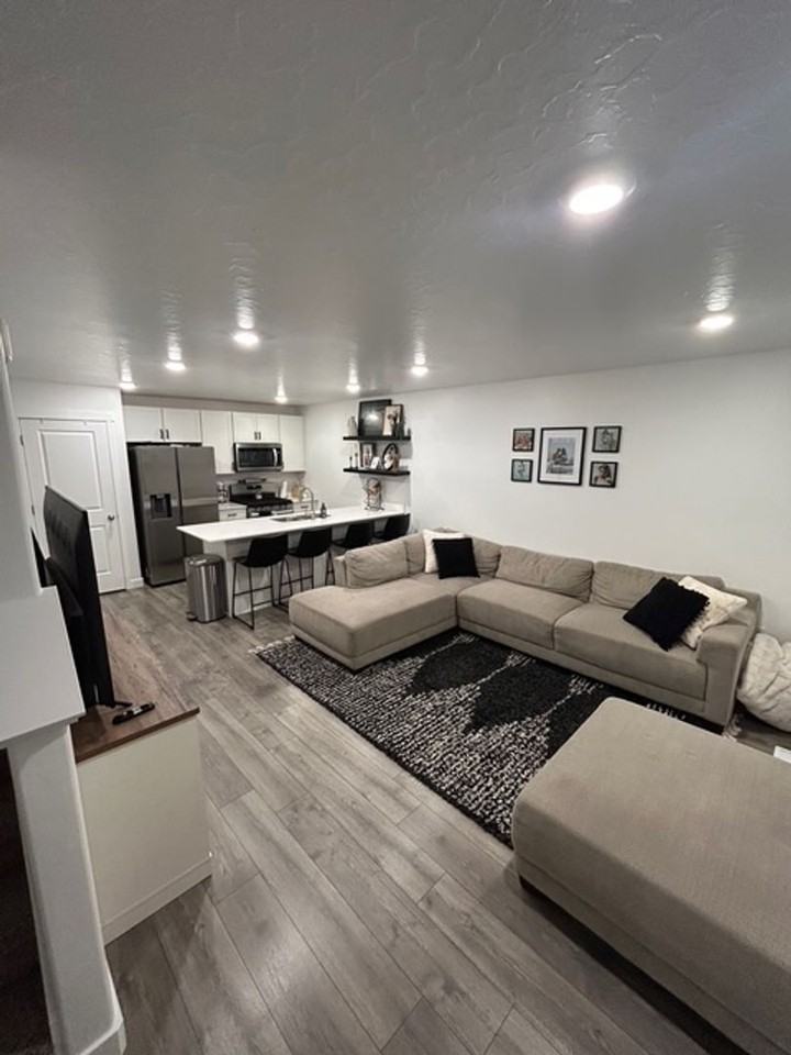 1124 E Pilot St - Photo 4 of 32