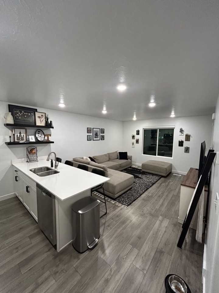 1124 E Pilot St - Photo 5 of 32