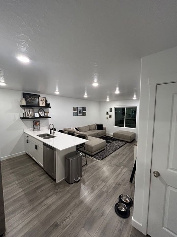 1124 E Pilot St - Photo 6 of 32