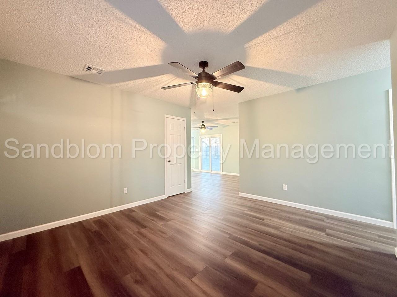 4915 Greenan Dr - Photo 5 of 22