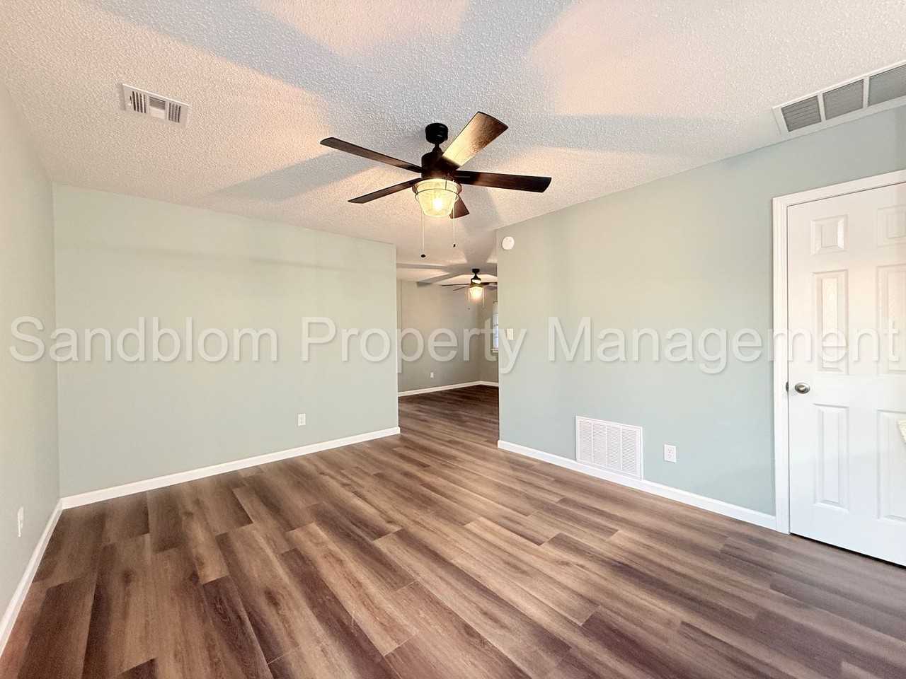 4915 Greenan Dr - Photo 7 of 22