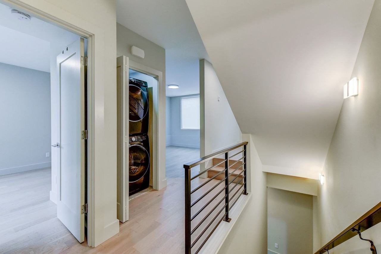 4272 Winslow Pl N #B - Photo 4 of 20