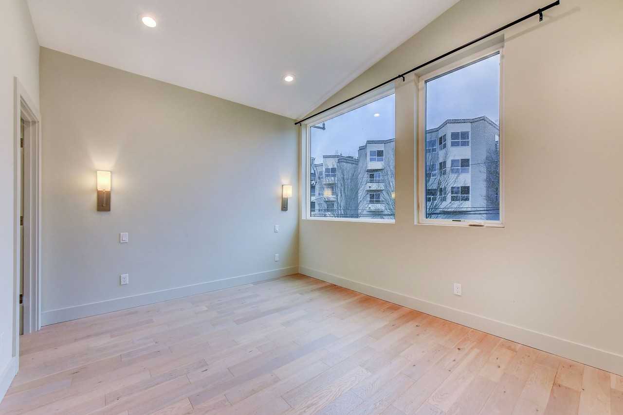 4272 Winslow Pl N #B - Photo 7 of 20