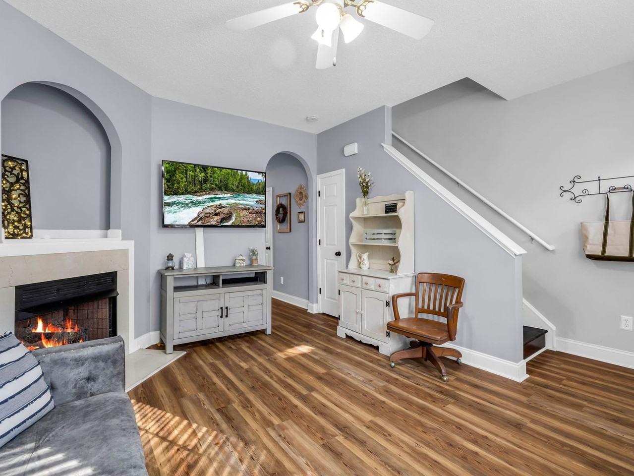 6103 Dane Dr - Photo 3 of 12