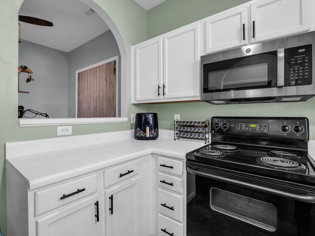 6103 Dane Dr - Photo 6 of 12