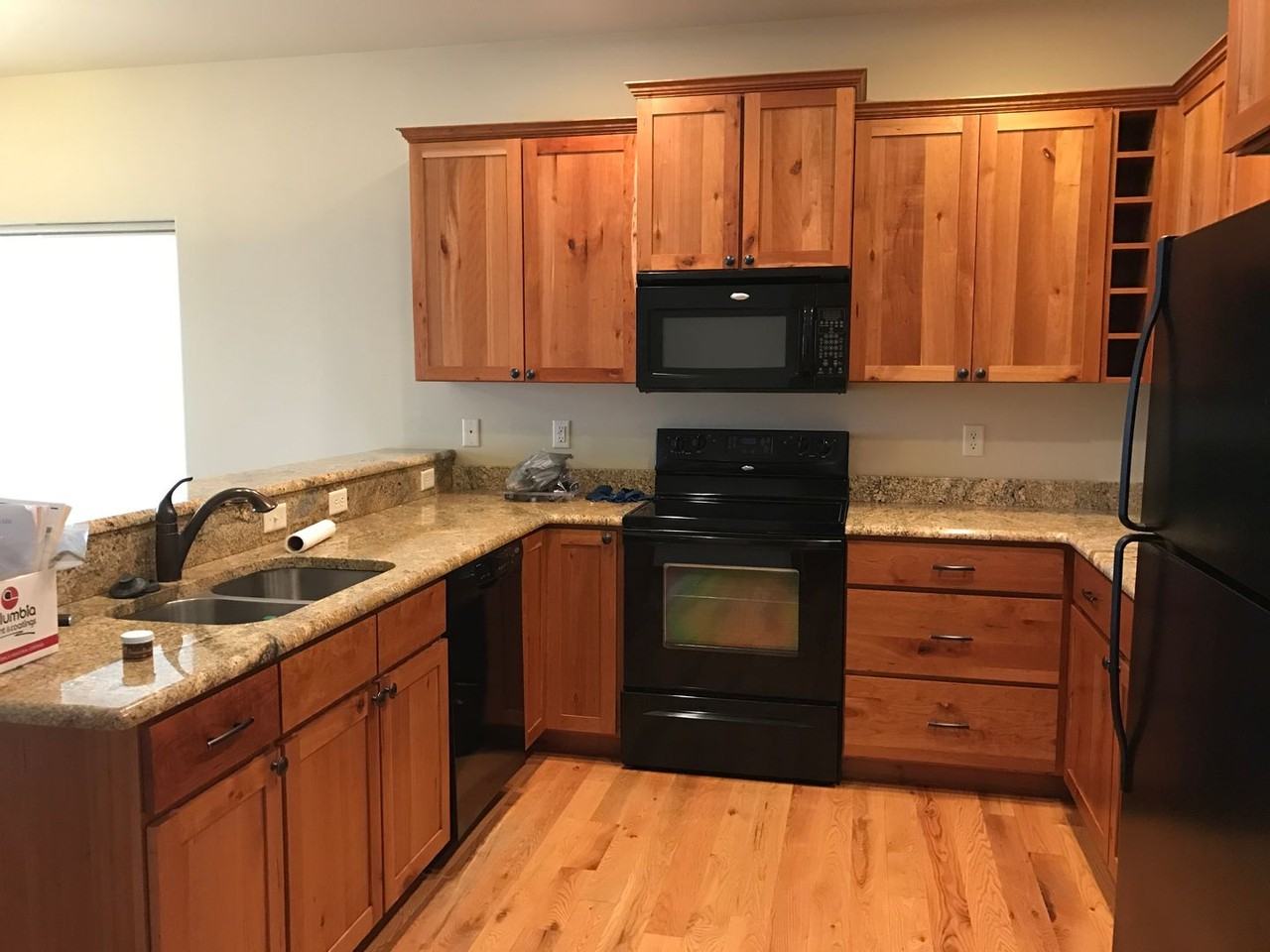 760 Jardine Ave - Photo 2 of 26