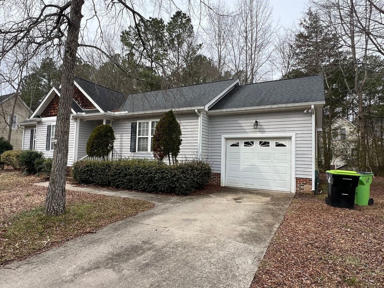 703 Ascot Dr - Photo 2 of 14