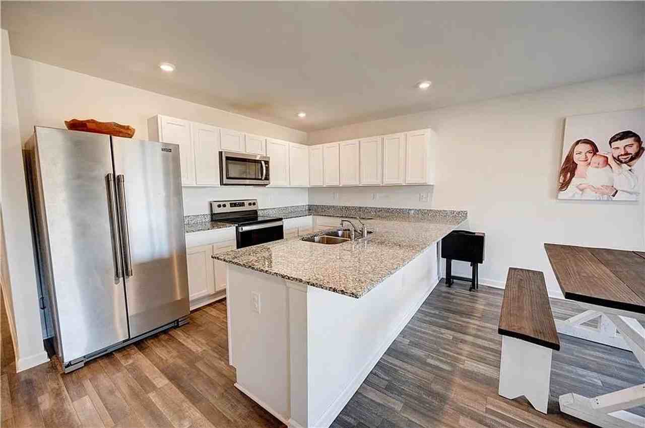 500 Pemberton St - Photo 3 of 20