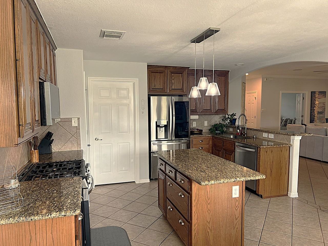 8426 Hunters Village Dr - Photo 5 of 47