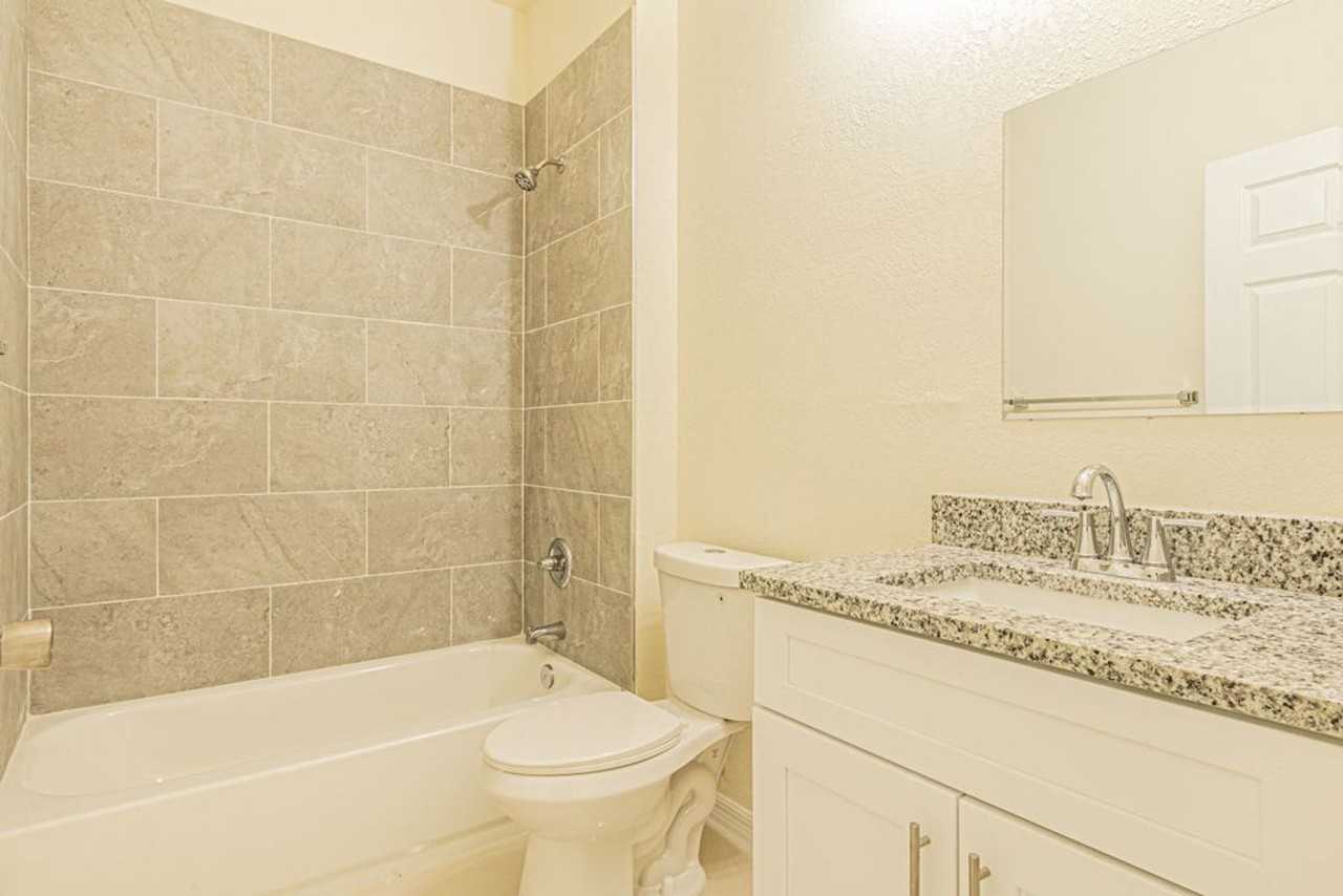 2618 31st St Sw - Photo 5 of 30