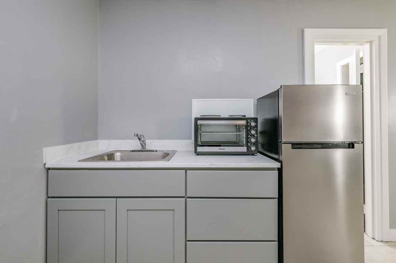 620 W Amarillo Blvd - Photo 5 of 35