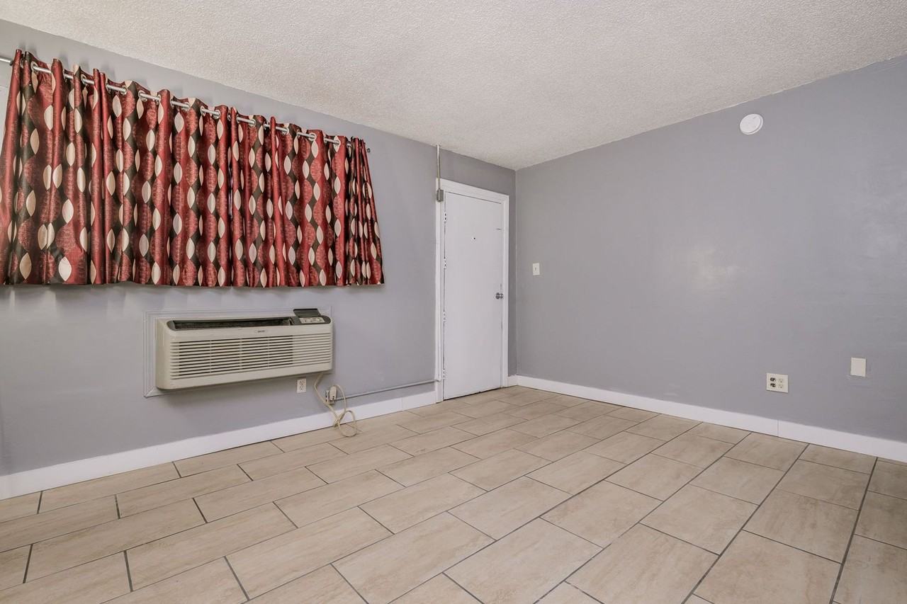 620 W Amarillo Blvd - Photo 7 of 35