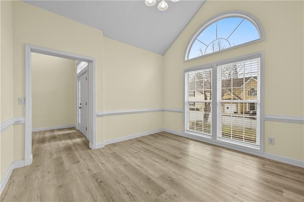 675 Manor Glen Dr - Photo 6 of 33