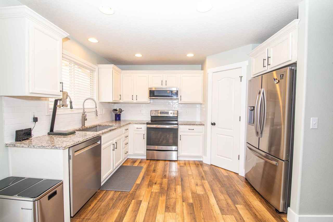 4342 S Sumpter Ave - Photo 6 of 29