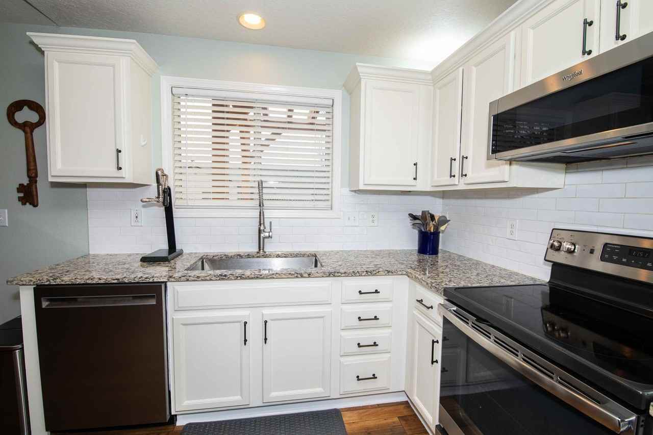 4342 S Sumpter Ave - Photo 7 of 29