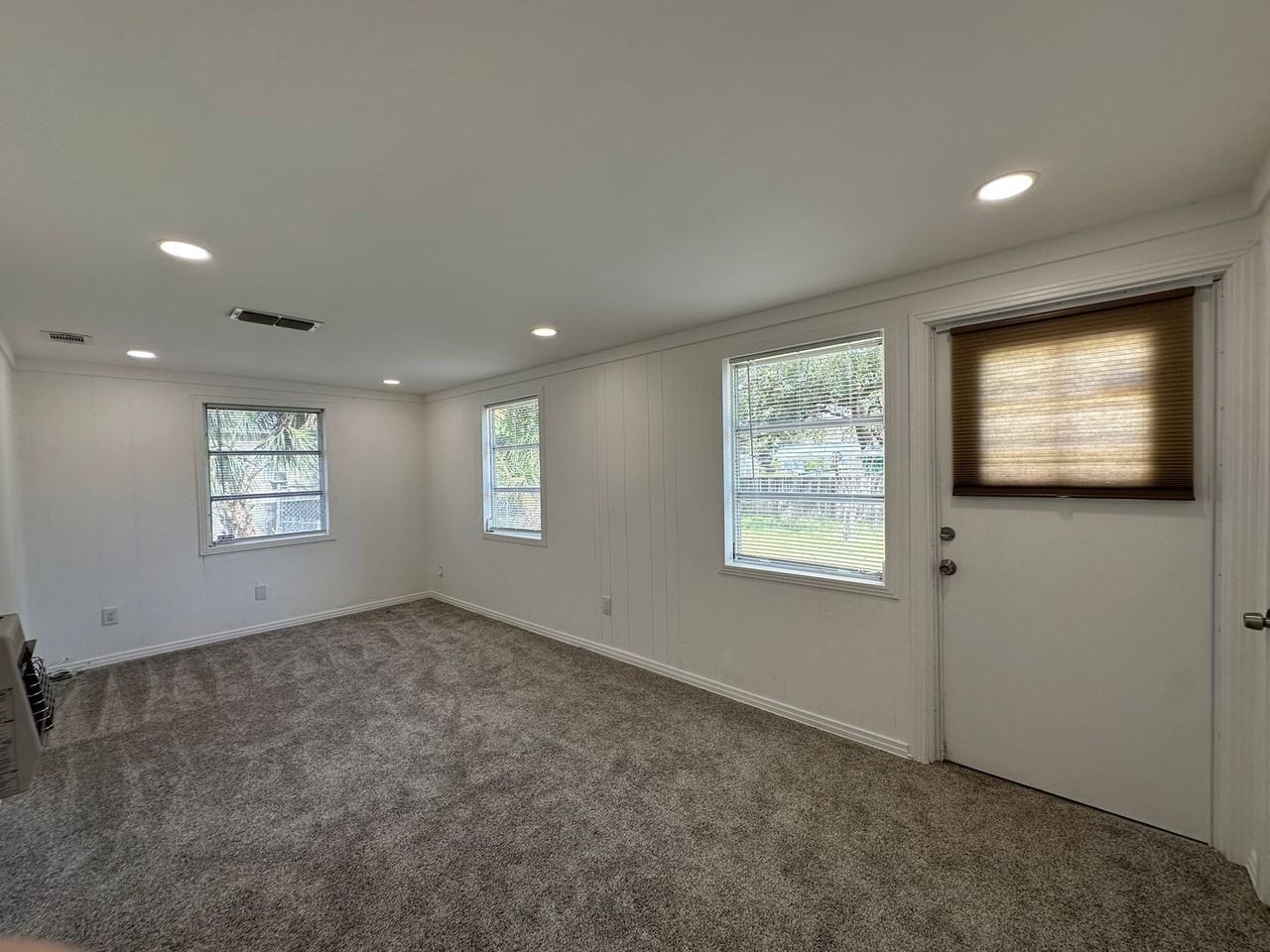 110 Tyner Dr - Photo 3 of 25