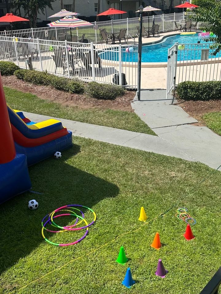 Royal Estates - Photo 5 of 15