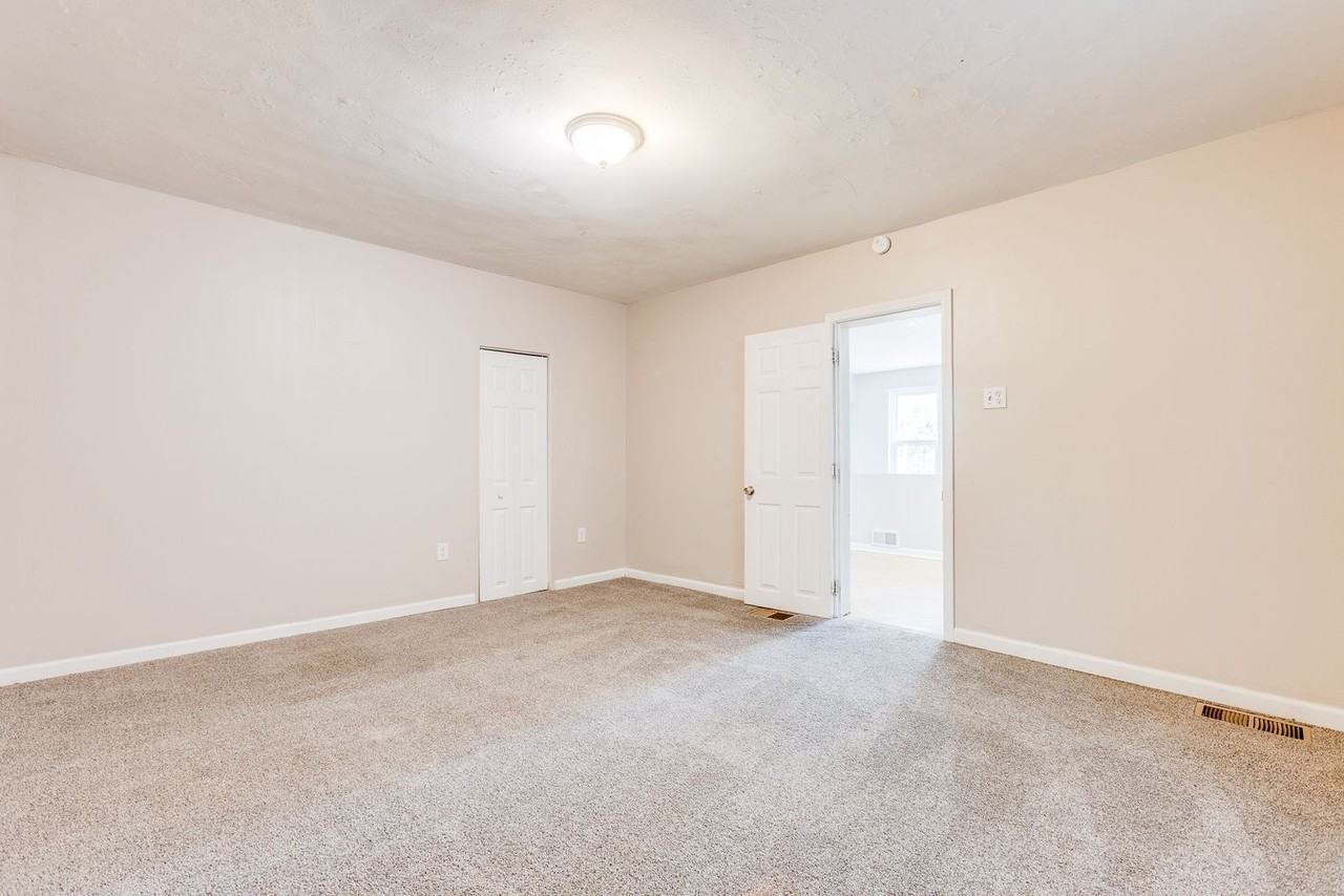 2318 Leticoe St - Photo 7 of 30