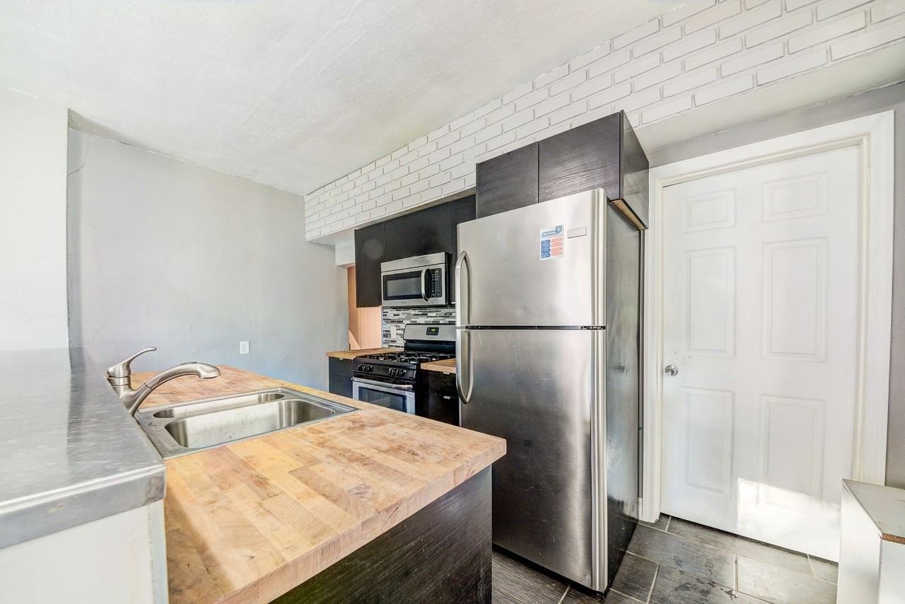 311 Boggs Ave - Photo 6 of 23