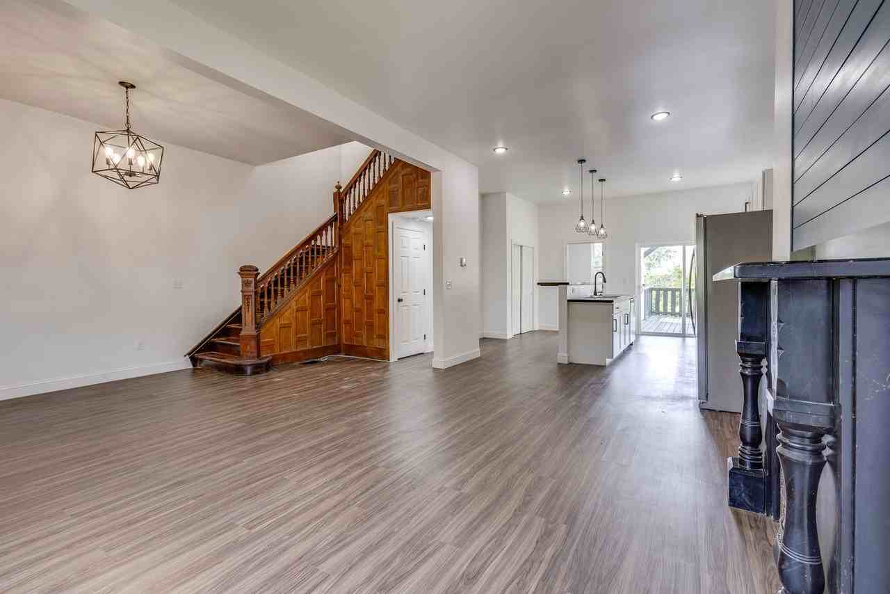 19 Allen St - Photo 4 of 50