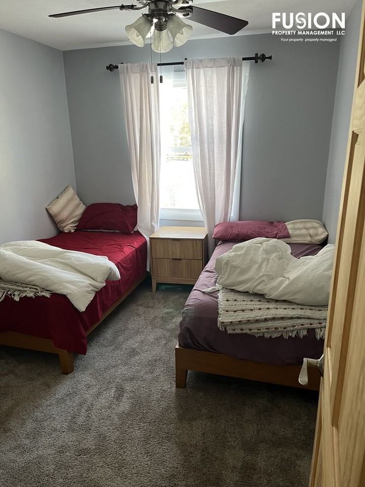 265 Shore Rd - Photo 4 of 37