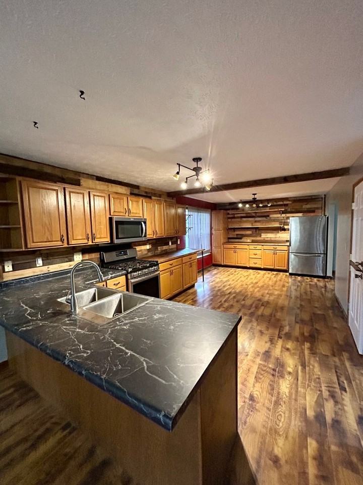 614 E Militia Ct - Photo 3 of 43