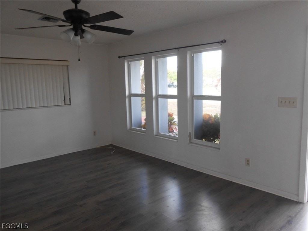 1516 Lindale Cir - Photo 5 of 26