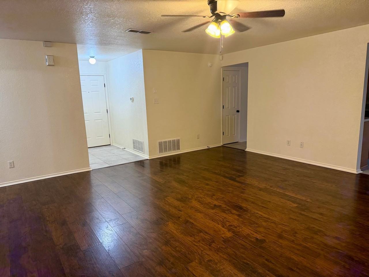 1215 E Avenue H - Photo 6 of 13