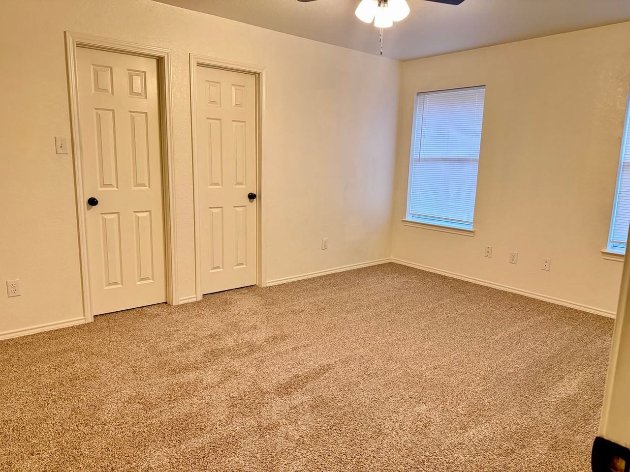 1215 E Avenue H - Photo 7 of 13