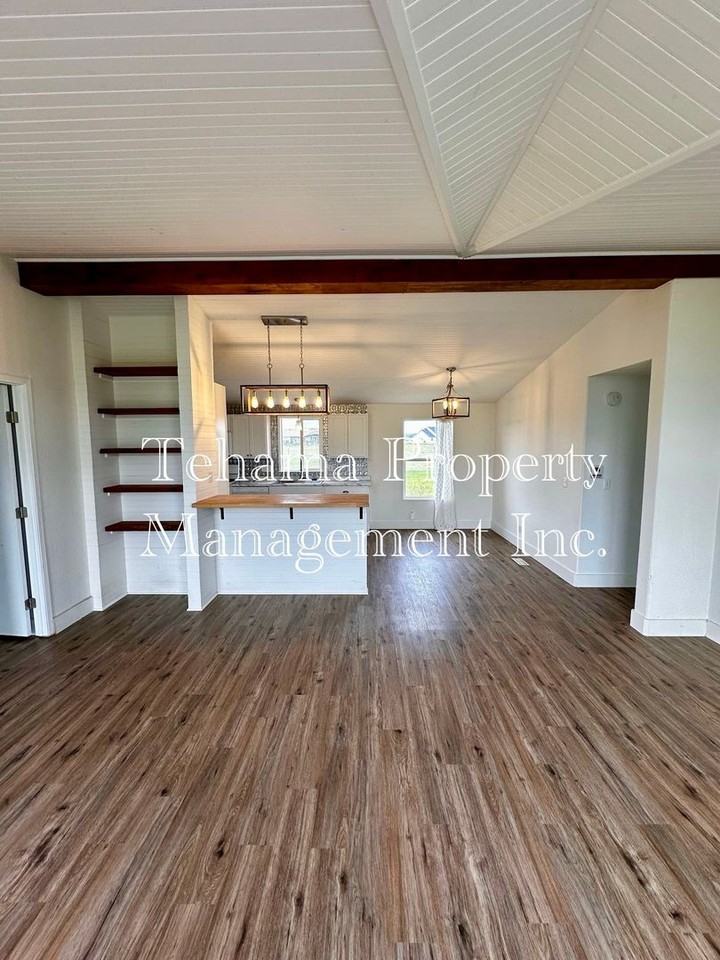 14175 Saint Marys Ave - Photo 5 of 19