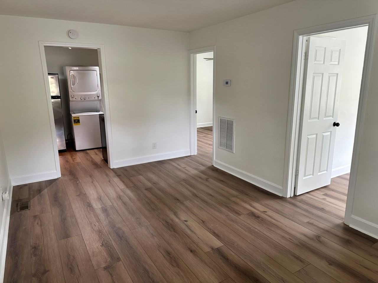 1444A Anderson St - Photo 2 of 7