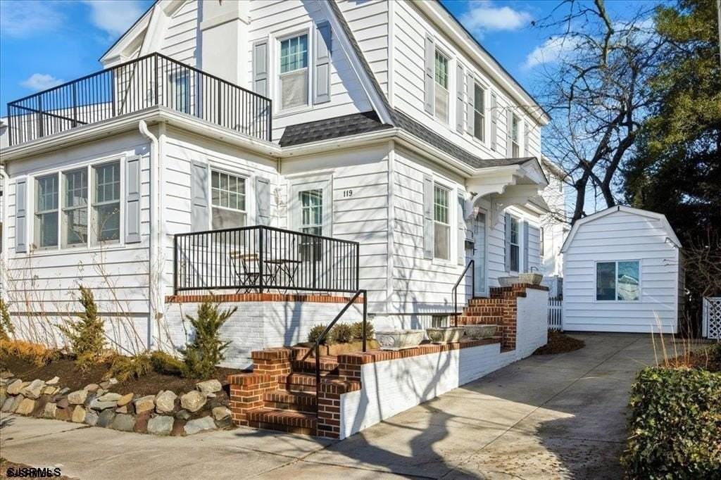 119 N Clermont Ave - Photo 3 of 29