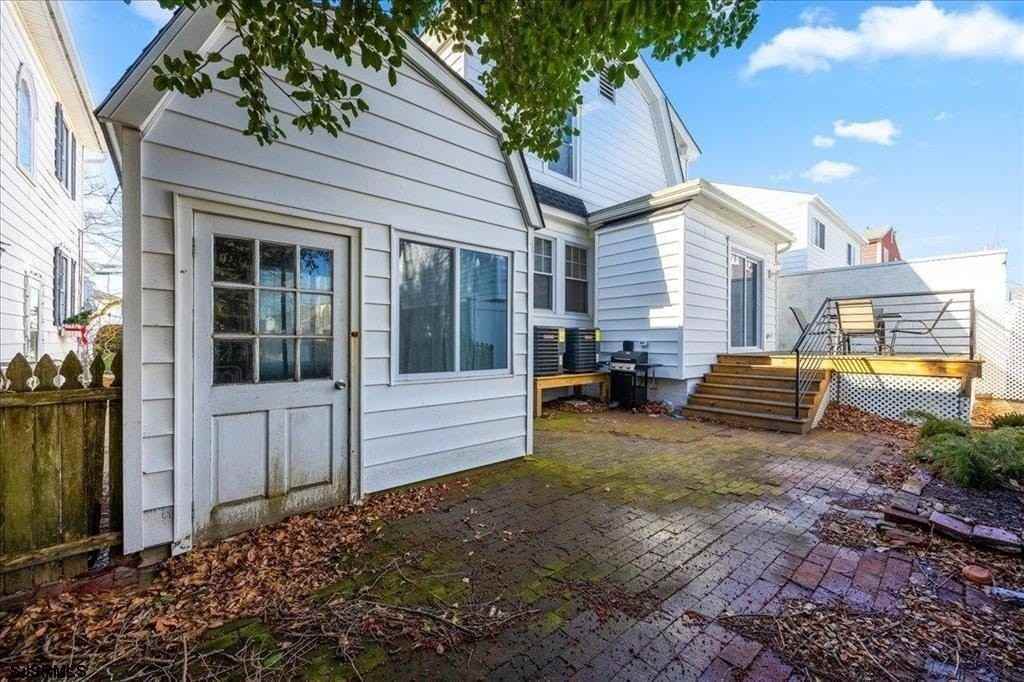 119 N Clermont Ave - Photo 4 of 29